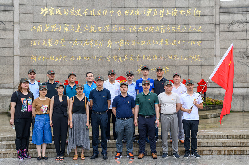 麥點(diǎn)彩印黨支部開展“重溫誓詞，不忘初心，牢記使命”主題黨日活動(dòng)